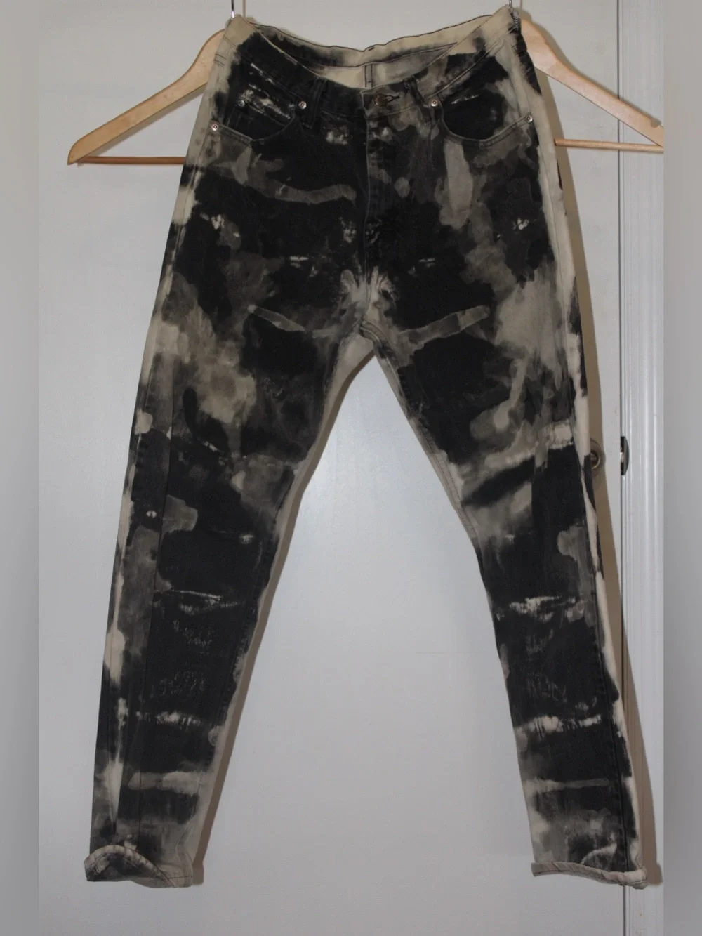 Vintage Men's Black & Cream Tie-Dye Slim Jeans (Wrangler)
